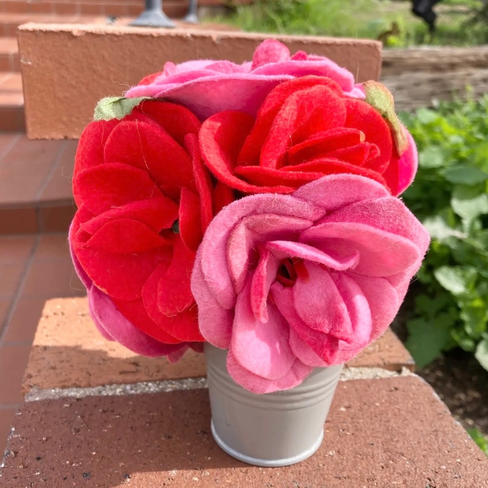 FLOWERS 🌸 ALL YEAR LONG! JUST BEAUTIFUL 🌸